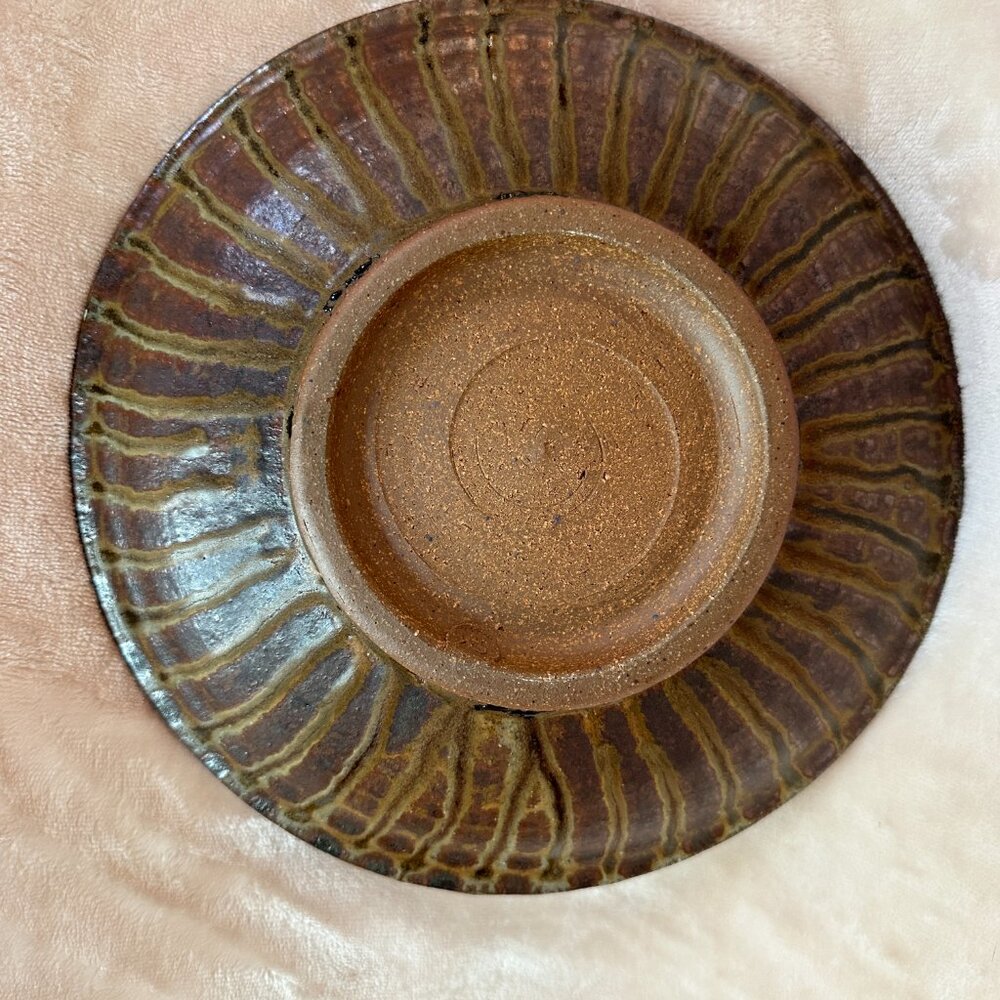 EUC Japanese Style Handcrafted Pottery Plate Artist's Stamp 9.75" diameter - Picture 10 of 10